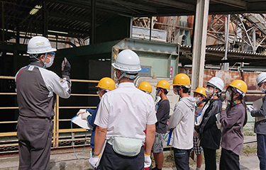 工場見学の様子（岩手工場）