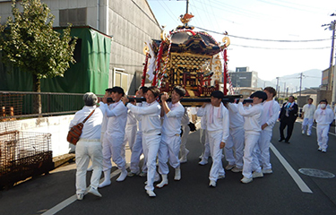 東大野八幡神社の秋季例大祭の様子（東谷鉱山）